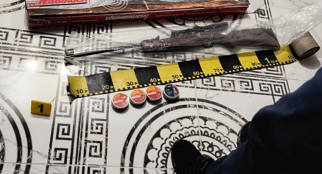 Perchezitii la persoane bănuite de deținerea ilegală de arme neletale