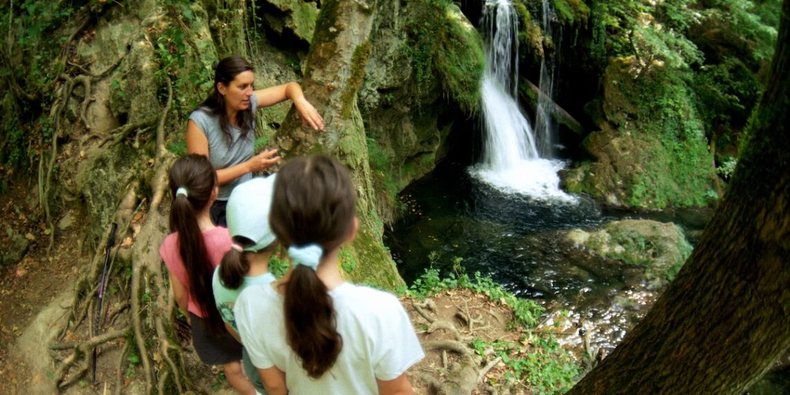 Colegi de lume: De la inteligența apei din Cheile Nerei, la o „Insulă de Apă Vie” pentru familii în inima Timișoarei