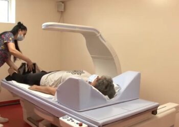 Ziua Mondială a Osteoporozei. Scanări DEXA la Victor Babeș