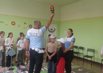 Polițiștii locali, acțiuni preventive pentru siguranța copiilor de la școli și grădinițe, în cadrul „Săptămânii Altfel”