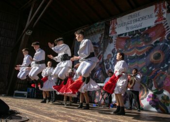 Zilele Culturii Bihorene în Banat 2025:  meșteri populari, spectacole, gastronomie tradițională și bal
