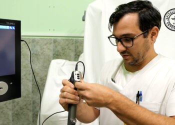 Procedură nouă la Spitalul Clinic CF Timișoara. Bronhoscopia permite vizualizarea și evaluarea căilor respiratorii. Procedura este gratuită
