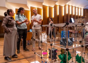 „Trei rădăcini” și o poveste a unei familii care începe și se reîntoarce la MECIPT/Foto