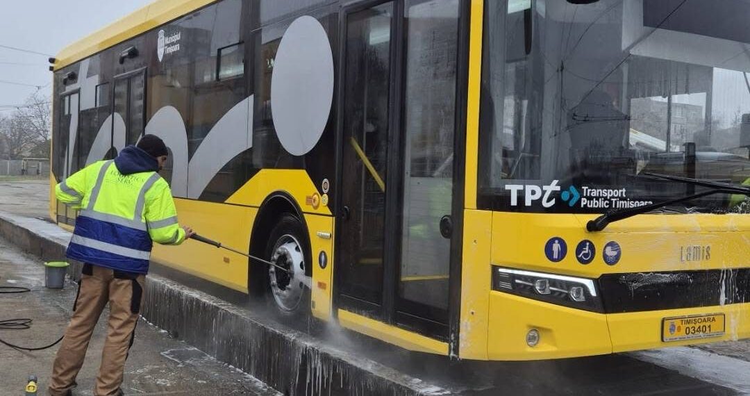 Mizeria, la ordinea zilei. Ce găsesc reprezentanții STPT în mijloacele de transport în comun