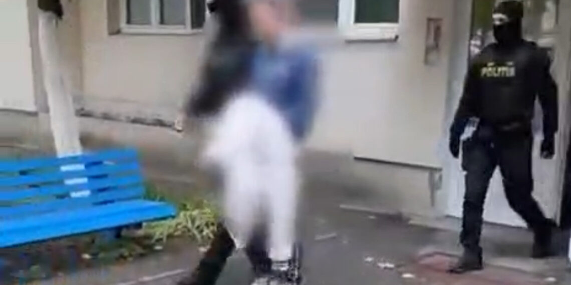 Percheziție la persoane bănuite de înșelăciune. Una dintre ele, urmărită național