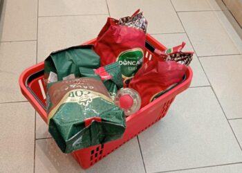 Bărbat depistat de polițiștii locali după ce a sustras mai multe produse dintr-un magazin din zona centrală – acesta nu e la prima faptă, fiind prins recent în aceeași ipostază