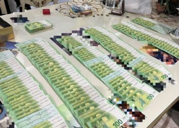 Percheziţii DIICOT la Arad într-un dosar european de deșeuri periculoase: ridicați 37.000 €, anchetă coordonată cu Franța/Video