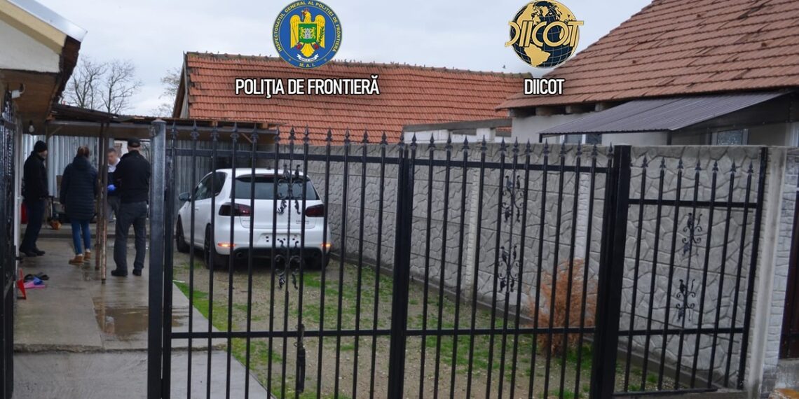 Percheziție DIICOT la Racovița: Doi români anchetați pentru trafic de migranți și constituirea unui grup infracțional organizat