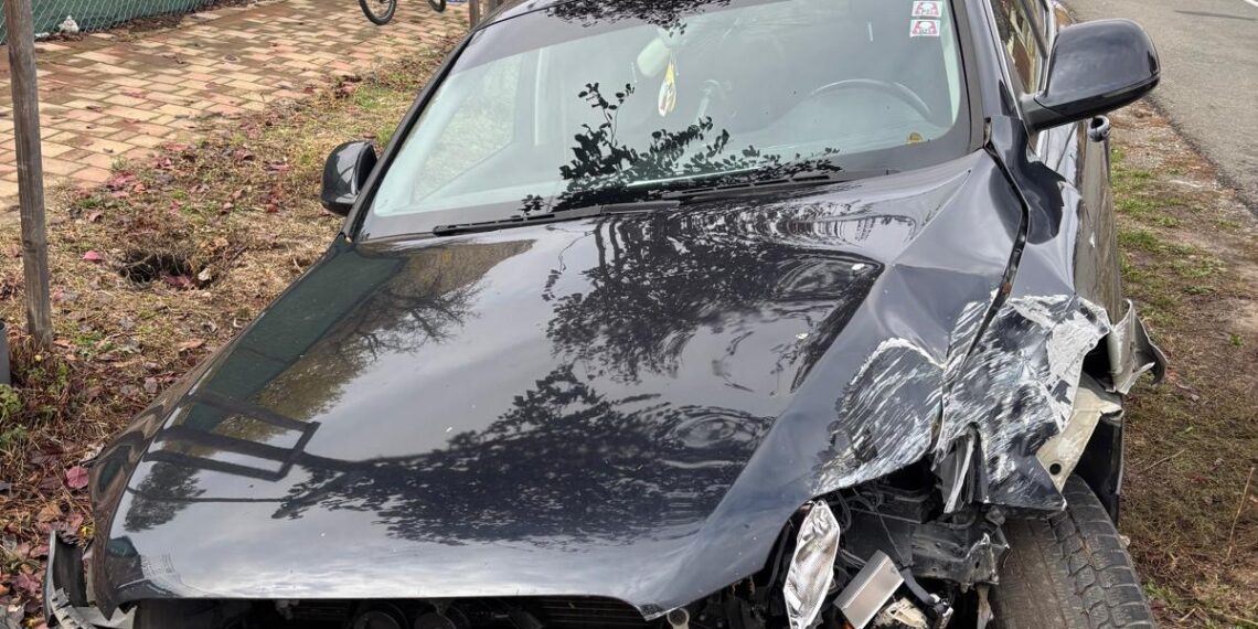 Bărbat fără permis și sub influența alcoolului, arestat după ce a provocat un accident