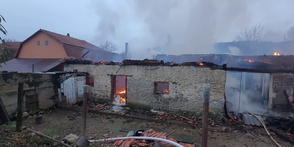 Incendiu la o anexă a unei locuințe din Giurgiova