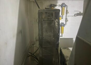 18 persoane evacuate de la Spitalul Municipal de Urgență Caransebeș după ce un salon s-a umplut de fum