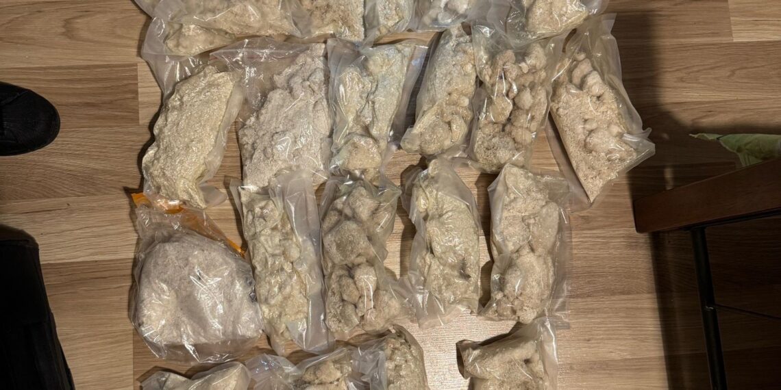 Persoană cercetată pentru trafic de droguri de mare risc