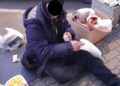 Numărul cerșetorilor și persoanelor fără adăpost depistate de polițiștii locali pe străzi a scăzut o dată cu venirea frigului – 75 de persoane predate serviciilor sociale în ultima lună