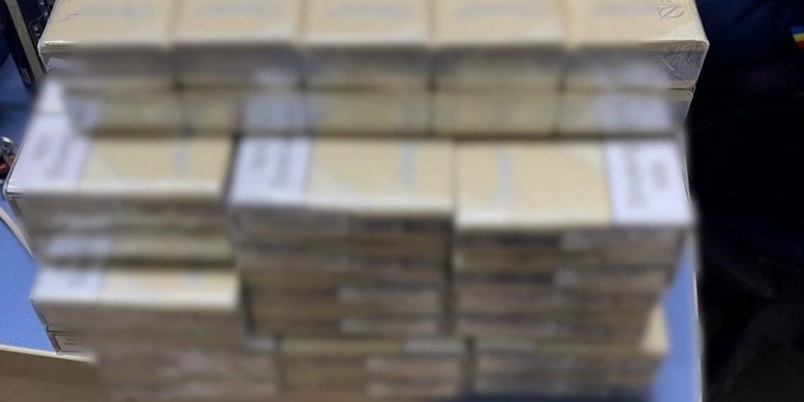 Țigarete nemarcate fiscal, descoperite de polițiștii timișeni