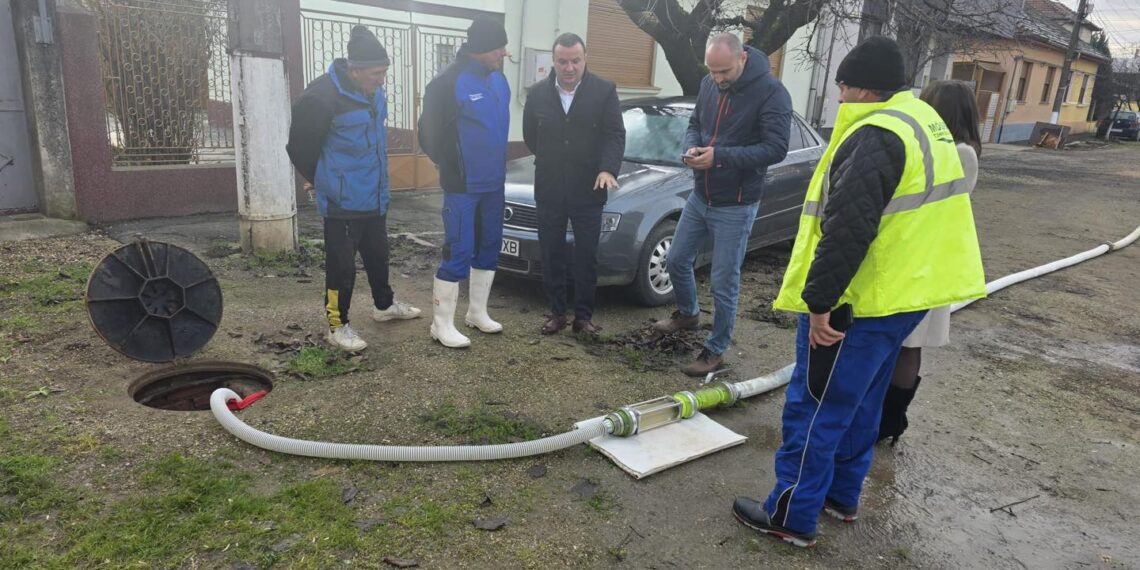 Spălări ale rețelei de apă în Lugoj – primele teste realizate/Foto
