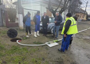 Spălări ale rețelei de apă în Lugoj – primele teste realizate/Foto