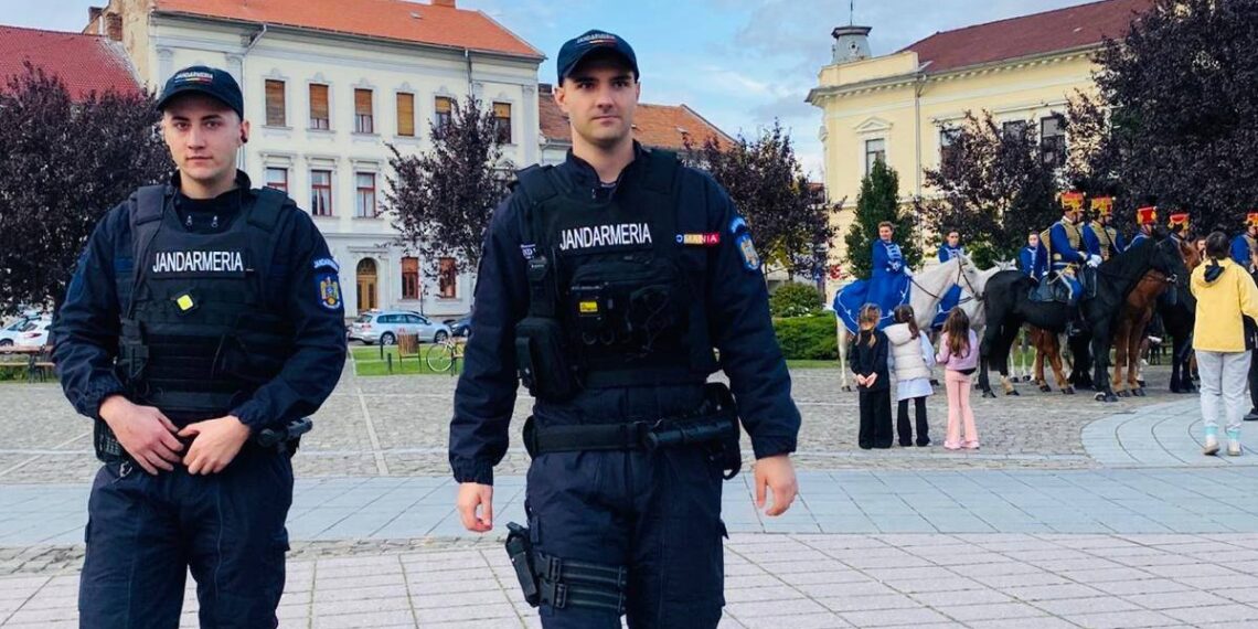 Intervenție promptă a jandarmilor arădeni: bărbat inconștient, salvat după o cădere pe scările rulante dintr-un complex comercial/Video