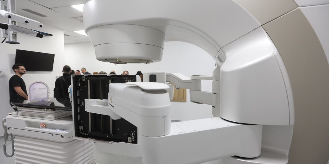 OncoHelp pune în funcțiune cel de-al patrulea accelerator liniar. Centrul devine cel mai mare Laborator de Radioterapie din România