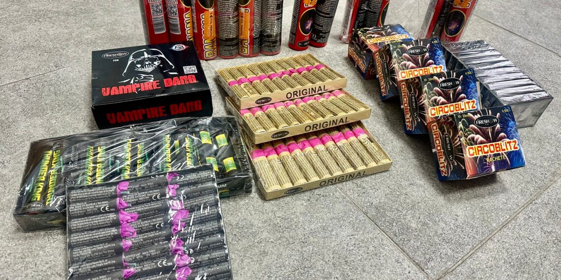 Jandarmii timișeni au confiscat sute de articole pirotehnice deținute ilegal
