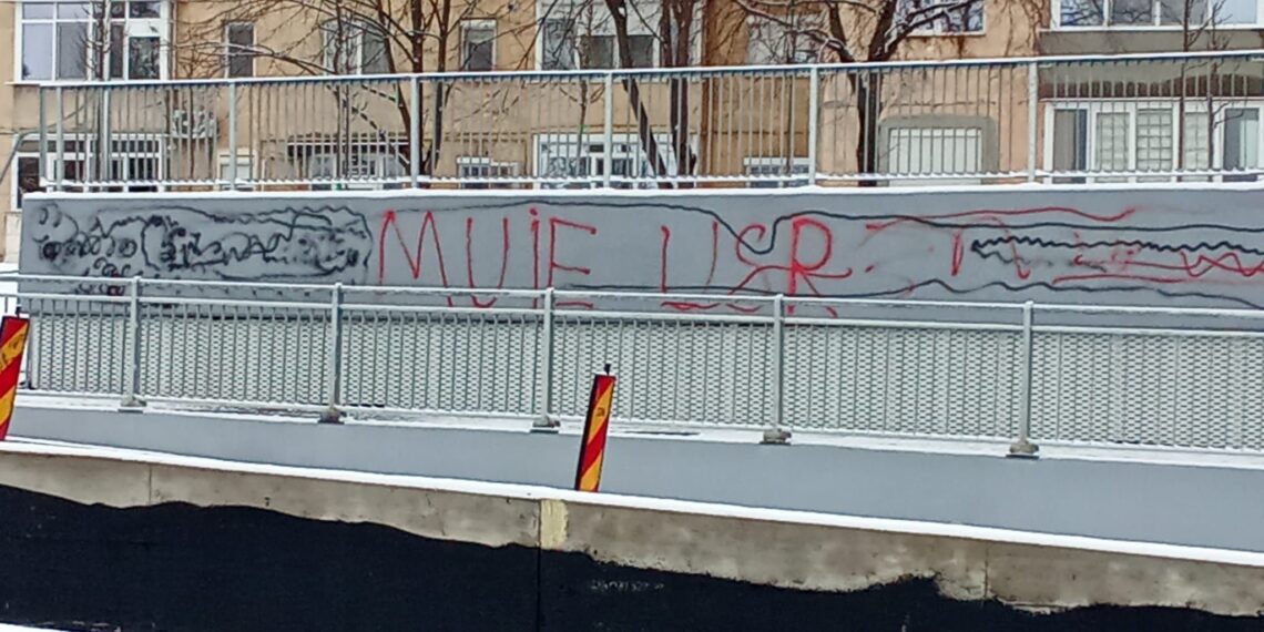 Mesaj obscen apărut la Pasajul Solventul. Viceprimarul Ruben Lațcău: „Orașul se construiește prin respect și dialog”