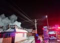 Intervenție pentru stingerea unui incendiu izbucnit la o casă
