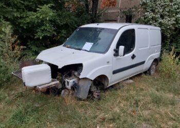 2172 autovehicule abandonate nu mai ocupă, de anul trecut, domeniul public, ca urmare a acțiunilor polițiștilor locali – 323 din acestea au fost ridicate cu sprijinul Timpark