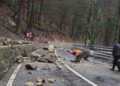 Trafic îngreunat pe DN 67D Valea Cernei – Băile Herculane din cauza unei alunecări de teren