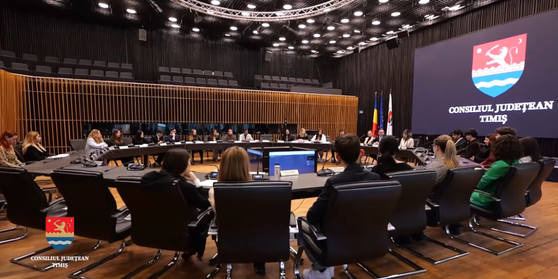 Alexandru Iovescu, întâlnire cu studenții de la Relații Internaționale și Studii Europene: „Le-am spus să nu lase cinismul să îi oprească”