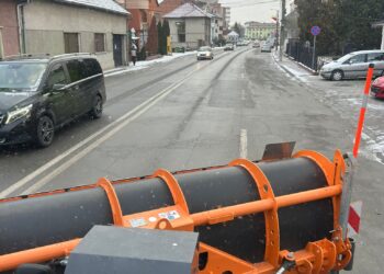 Primăria Lugoj acționează pentru deszăpezirea străzilor după ninsorile abundente