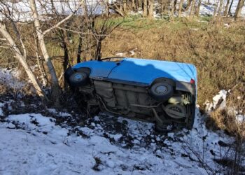 Accident grav în Moșnița Nouă: un bărbat de 54 de ani a murit după ce a ieșit cu autoutilitara de pe carosabil
