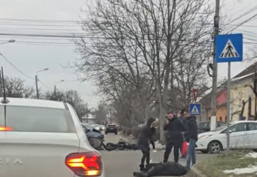 Timișoara: motociclist de 18 ani rănit după coliziunea cu un autoturism