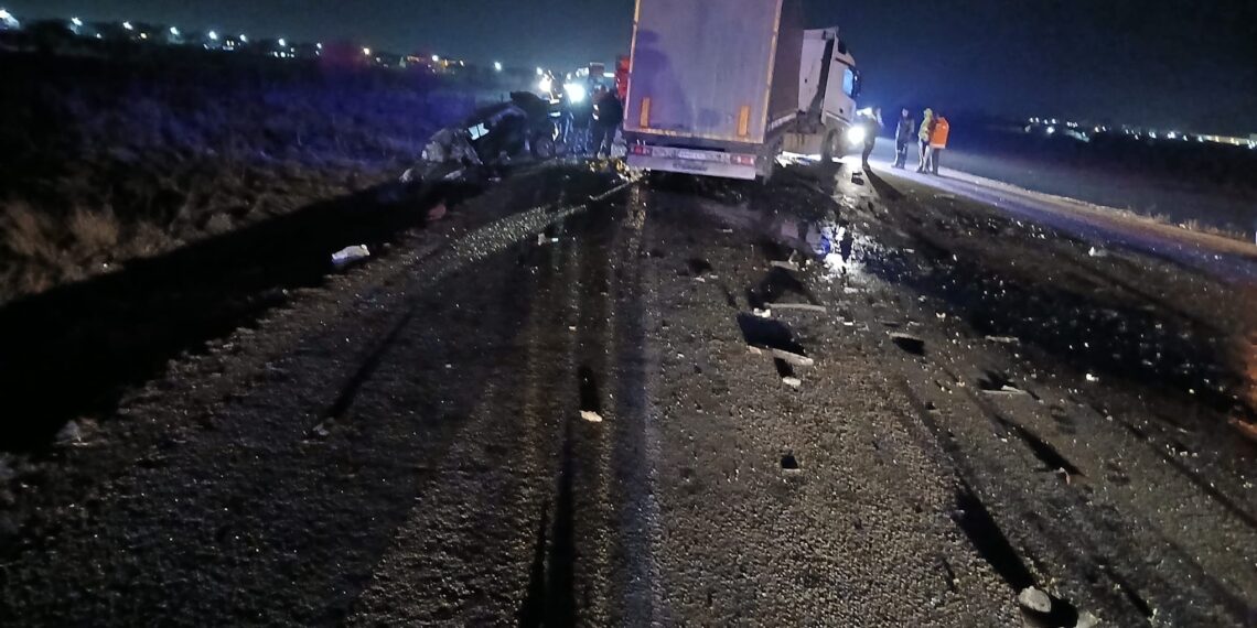 Accident grav pe Centura Lugojului: șofer încarcerat după impactul dintre un autotren și un autoturism