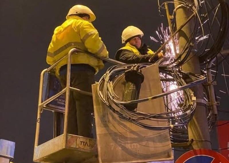 Primăria Timișoara continuă acțiunile de dezafectare a cablurilor aeriene ilegale