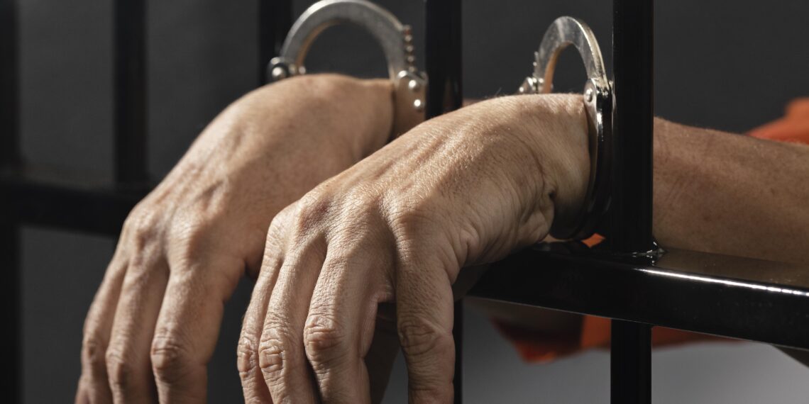 Bărbat fără permis, beat și fugit de la locul accidentului: arestat preventiv după ce a rănit un biciclist în Bazoș