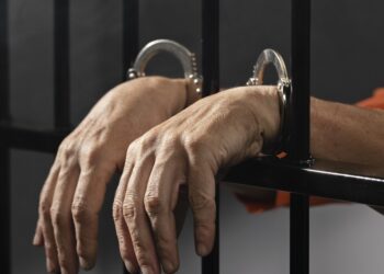 Bărbat fără permis, beat și fugit de la locul accidentului: arestat preventiv după ce a rănit un biciclist în Bazoș