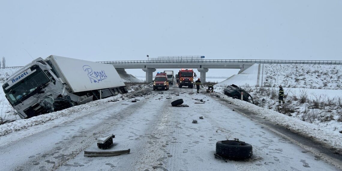 Accident rutier cu victimă încarcerată între localitățile Șag și Giroc