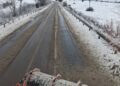 Intervenții de deszăpezire pe toate drumurile județene din Timiș. Traficul se desfășoară în condiții de iarnă/Foto