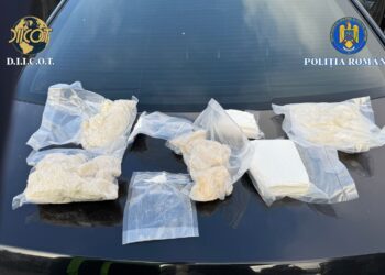Captură majoră de droguri la Timișoara: doi bărbați reținuți după un flagrant cu peste 4 kilograme de substanțe de mare risc