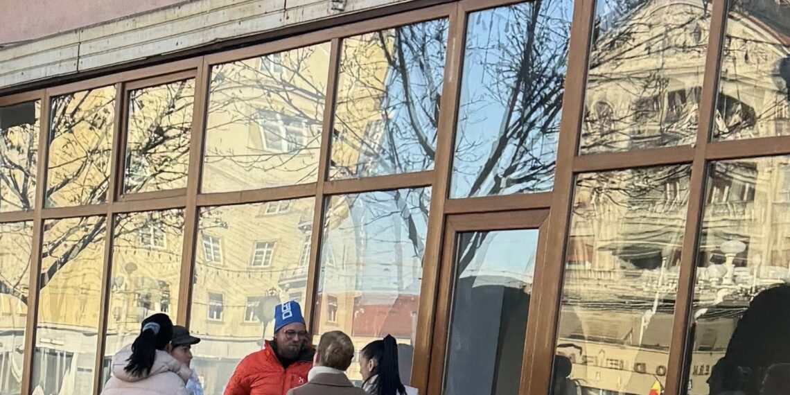 Veselie înainte de vot: cine și de ce „ocupă” fosta Florărie Horticultura din Piața Victoriei