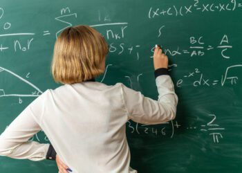 Cursuri gratuite de pregătire la matematică, chimie și informatică, pentru bacalaureat și admitere la UPT