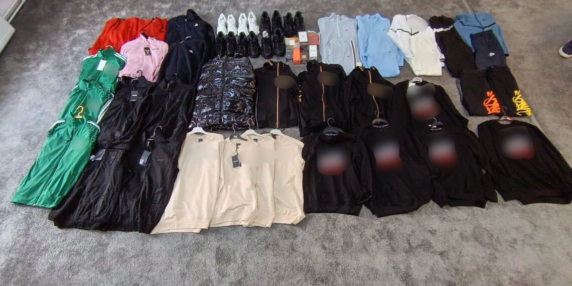 Razie în piețele din Timișoara: zeci de produse contrafăcute, ridicate de jandarmi