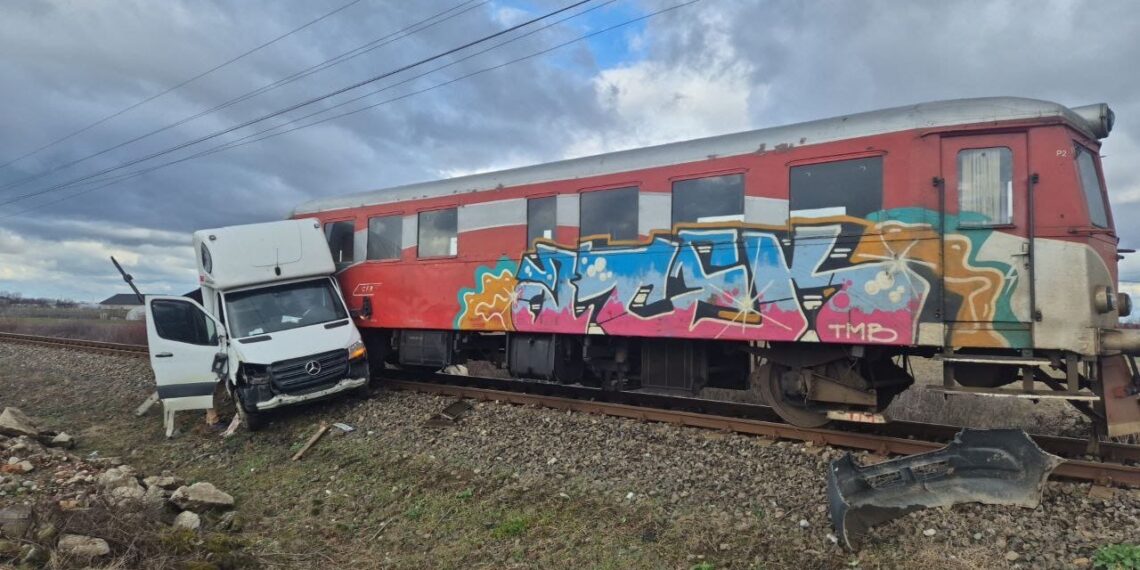 Accident feroviar la Urseni. În tren se aflau aproximativ 20 persoane