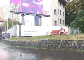 Sancțiuni în valoare de 295.000 de lei aplicate de polițiștii locali pentru amplasarea de sisteme publicitare fără avize, permiterea amplasării și menținerea lor fără drept pe clădiri