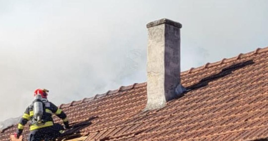 36 de intervenții în 24 de ore în Arad: Incendii la locuințe și un autoturism, avertisment pentru sezonul rece