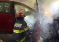 Accident urmat de incendiu în Arad. Un autoturism a luat foc după impact/Foto