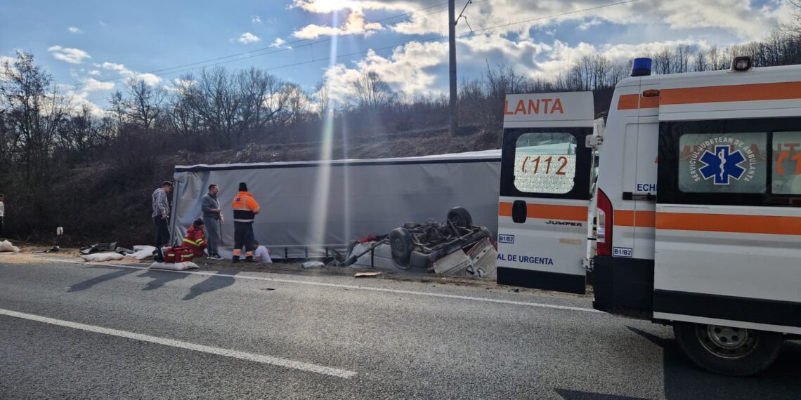 Tragedie pe DN 6, în Caraș: Trei morți, printre care doi copii, într-un accident frontal devastator/Video