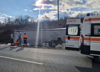 Tragedie pe DN 6, în Caraș: Trei morți, printre care doi copii, într-un accident frontal devastator/Video