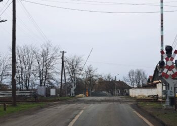 Restricții pe DN 59B: încep reparațiile la trecerea la nivel cu calea ferată din Cărpiniș