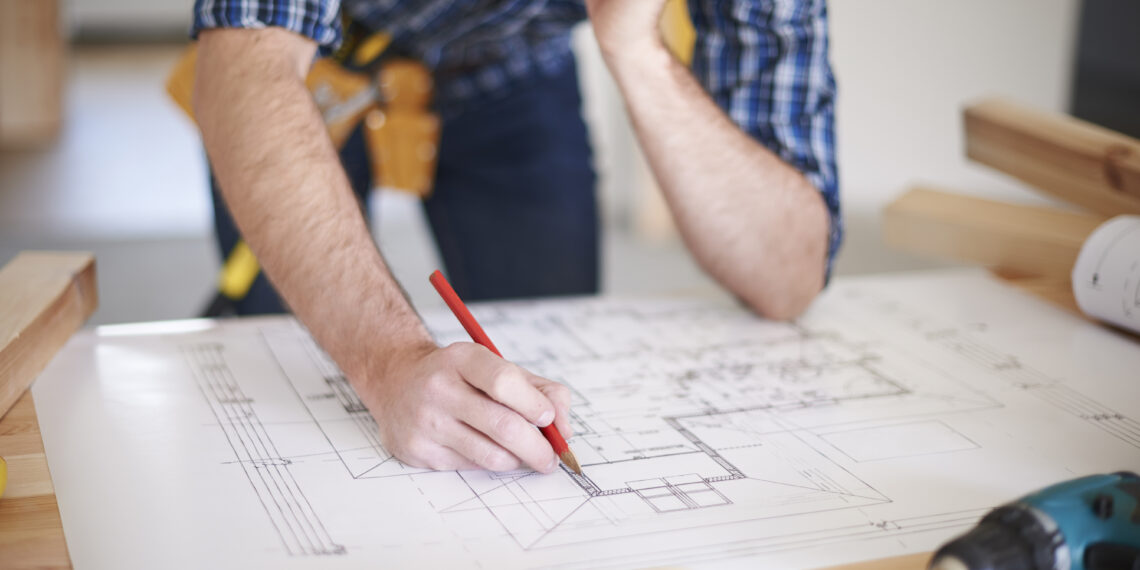 Scule furate de pe un șantier din Ciacova, recuperate în mare parte. Trei tineri au ajuns în arest