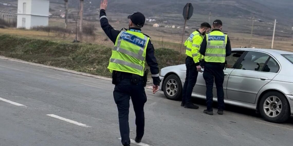 Polițiștii din Caraș-Severin, acțiuni de amploare pentru creșterea siguranței rutiere. S-au aplicat peste 100 de sancțiuni